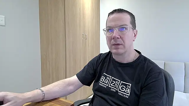 BrettJ81 online show from 10.24.25