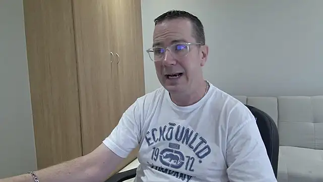 BrettJ81 online show from 03.08.26