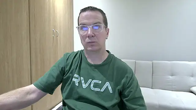 Snapshot of BrettJ81 chatting on 04.18.26 BrettJ81 online show from 04.18.26