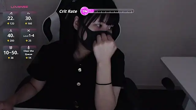 Snapshot of mimika0403 chatting on 10.05.25 mimika0403 online show from 10.05.25