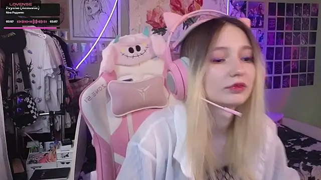 Evie Ro online show from 03.03.25