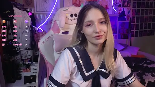 Evie Ro online show from 03.12.25