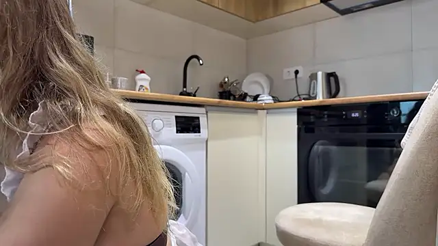 Snapshot of mommy_nadin chatting on 02.23.26 mommy nadin online show from 02.23.26