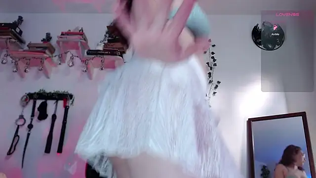 Snapshot of Eve_Blue77 chatting on 04.24.26 Eve Blue77 online show from 04.24.26