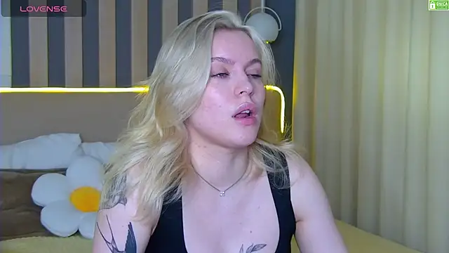 Snapshot of AmaliaBell chatting on 07.03.26 AmaliaBell online show from 07.03.26
