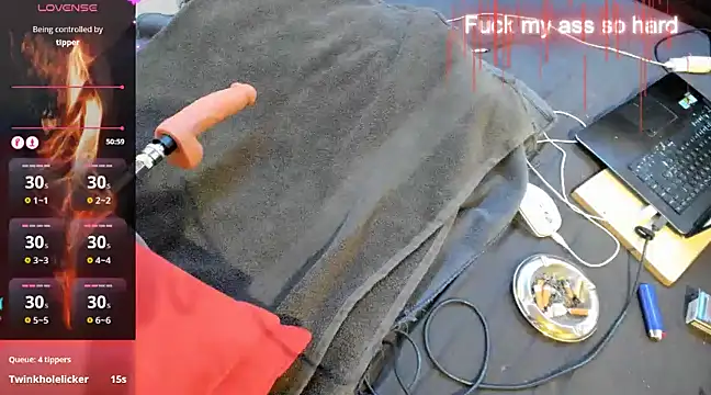 Snapshot of -sluttyass- chatting on 03.19.25 -sluttyass- online show from 03.19.25