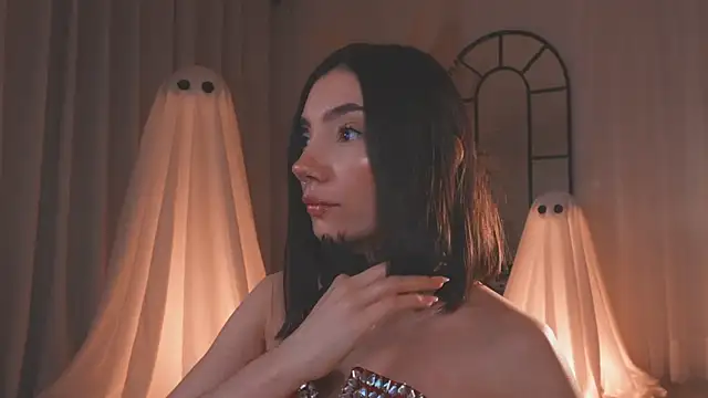 AmyArmstrong online show from 10.14.25