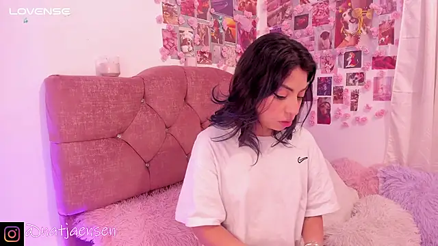 natalie jaensen online show from 03.01.25