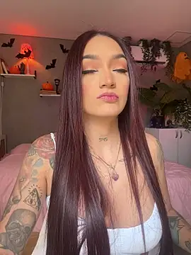 Snapshot of DaniDusan_ chatting on 10.29.25 DaniDusan  online show from 10.29.25