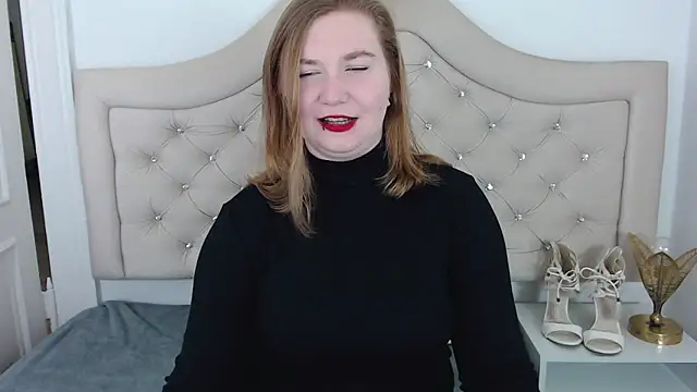 LaraDream online show from 02.07.25