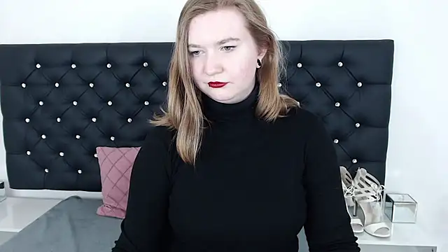 LaraDream online show from 02.13.25