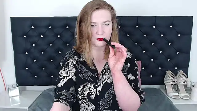 LaraDream online show from 02.27.25