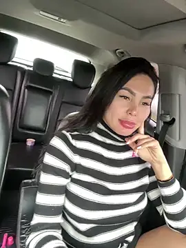 Snapshot of nelumbonucifera chatting on 02.14.25 nelumbonucifera online show from 02.14.25