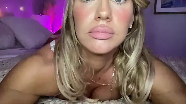 Fitnessbabe69 online show from 03.11.25