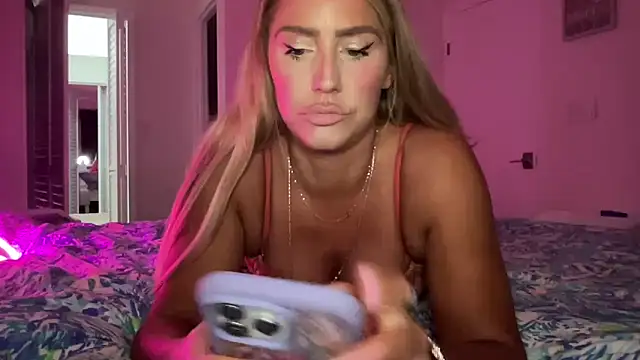 Fitnessbabe69 online show from 09.30.25